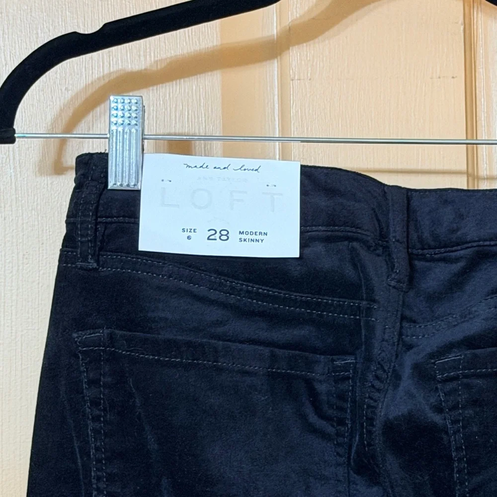 LOFT Black Modern Skinny Corduroy Pants‎